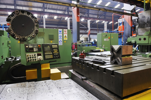 鋼鐵機械零件銷售 現代工廠室內大廳的專業設備展示